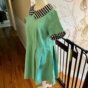 Mint green dress with black and white checkered collar and sleeves, size 1x